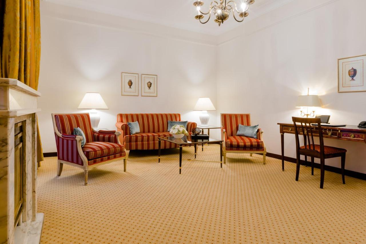 Excelsior Hotel Ernst Am Dom Кельн Екстер'єр фото A suite at the Hotel de la Ville