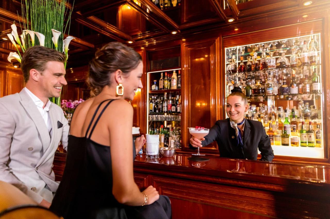 Excelsior Hotel Ernst Am Dom Кельн Екстер'єр фото The bar at the St. Regis New York