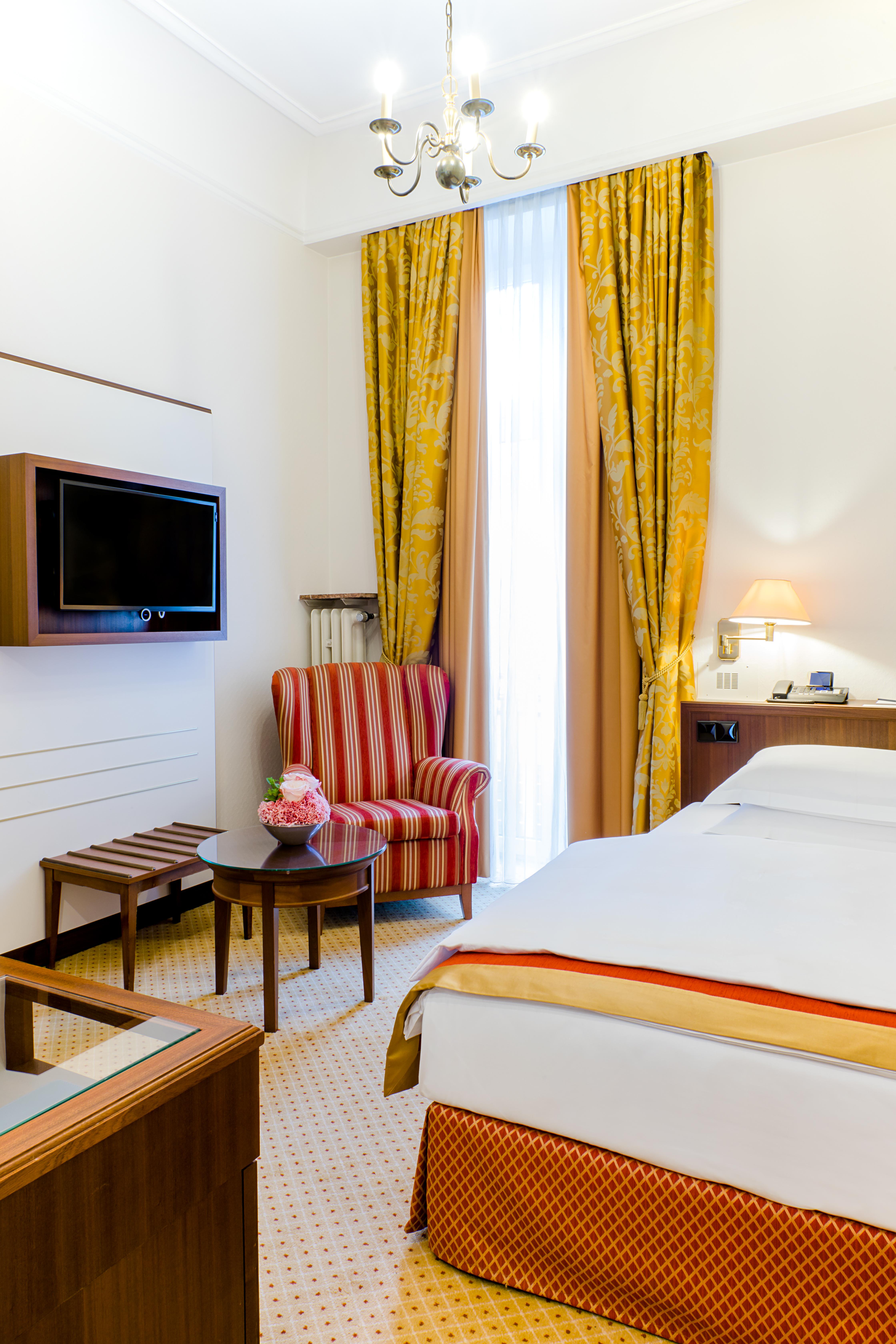 Excelsior Hotel Ernst Am Dom Кельн Екстер'єр фото A room at the hotel